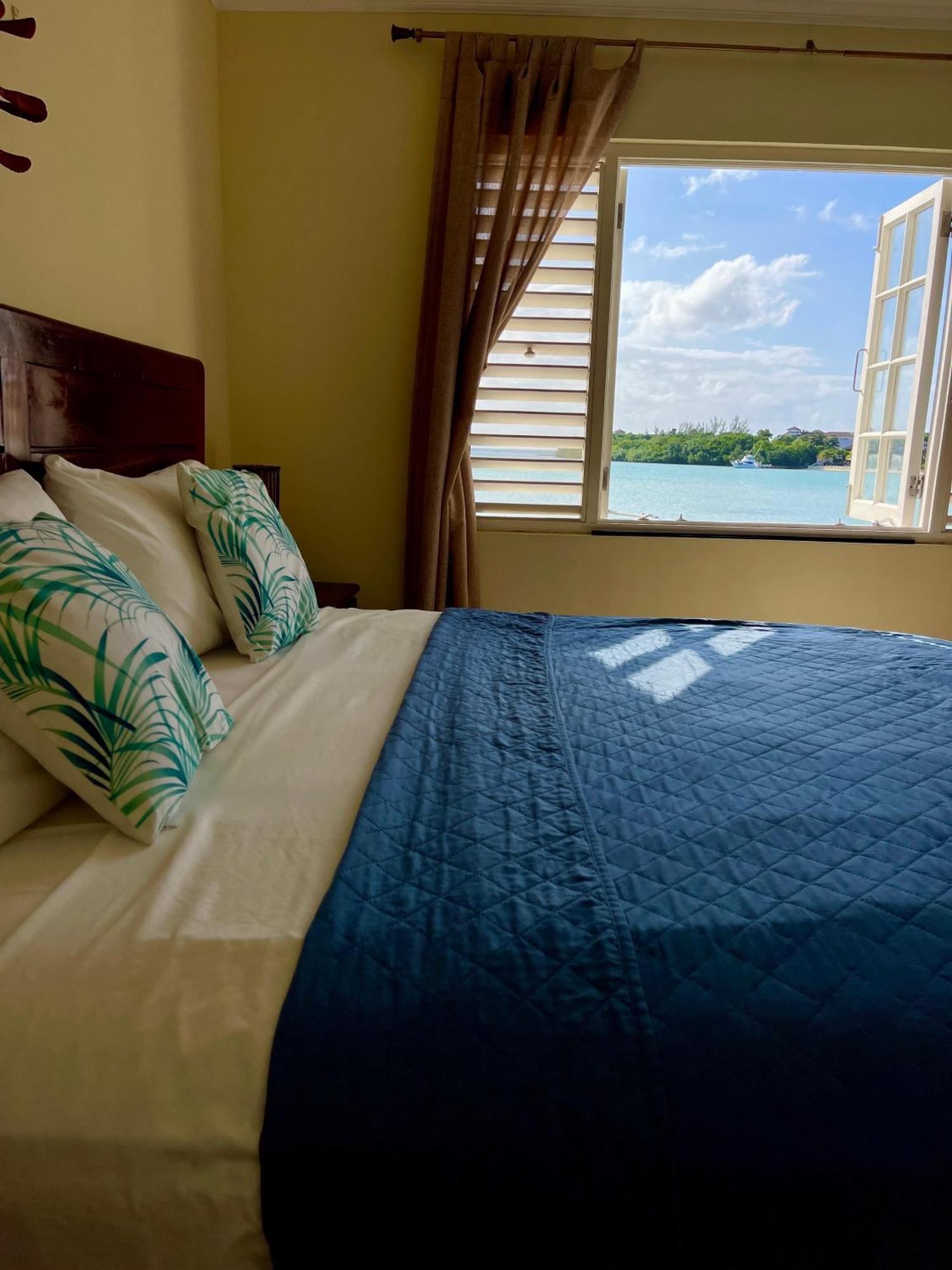 Luxury Apartments And Rooms,The Lagoons Montego Bay Exterior foto