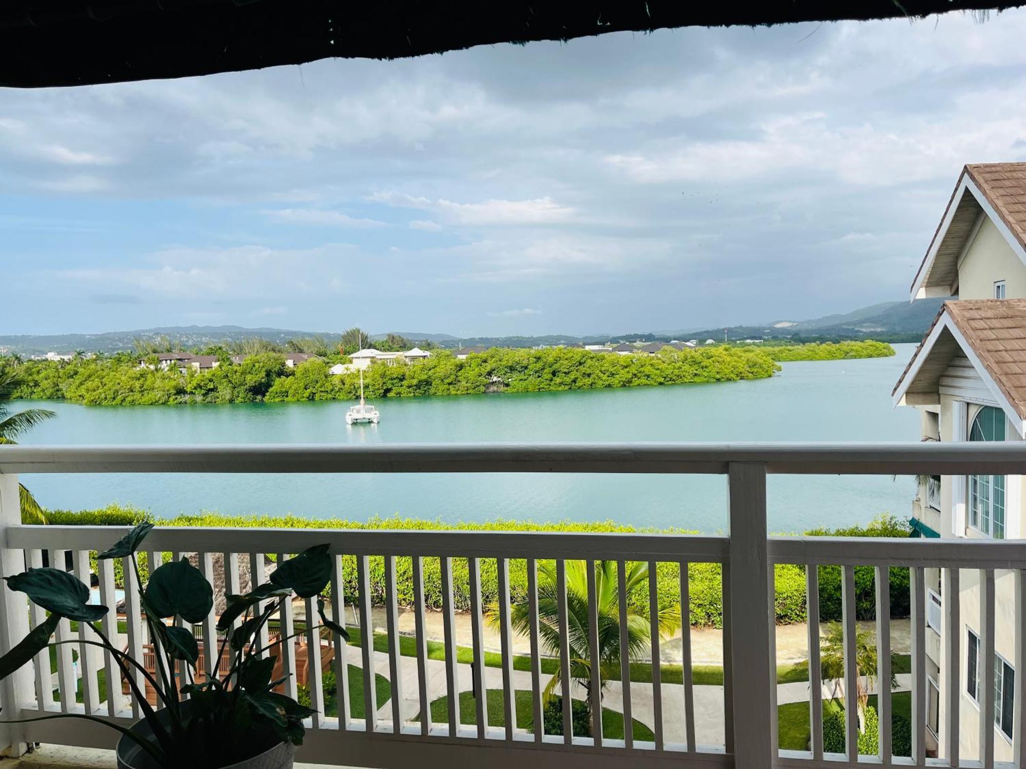 Luxury Apartments And Rooms,The Lagoons Montego Bay Exterior foto